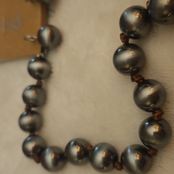 TIPI Faux Replica Navajo Pearl Knot Beaded Necklace Earrings Set - Picture 6 of 7